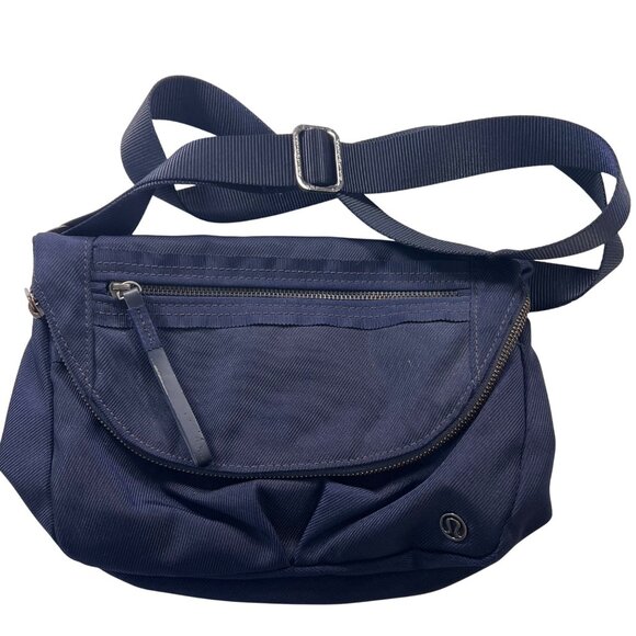 Lululemon Festival Bag II *5L in Midnight Navy Blue - Picture 1 of 13